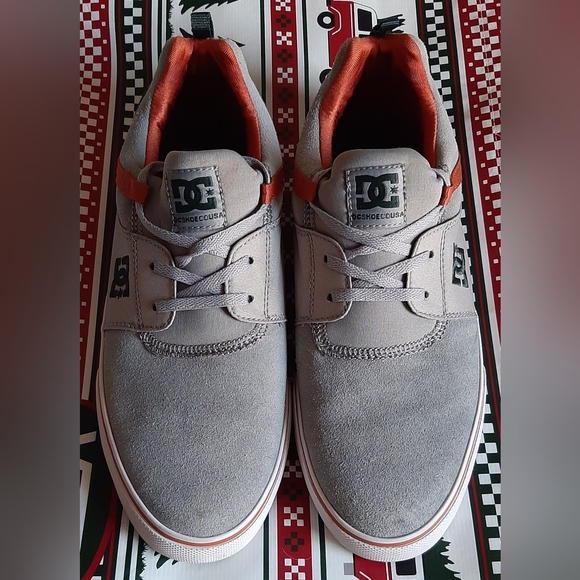 DC Shoe Co. Heathrow Vulc Low Tops - Picture 6 of 12